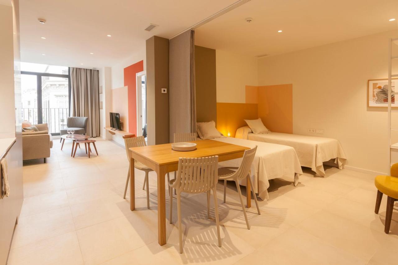 Apartamentos Malaga Premium - Calle Granada ภายนอก รูปภาพ